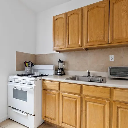 Live Upper Manhattan On A Budget New York Exterior photo